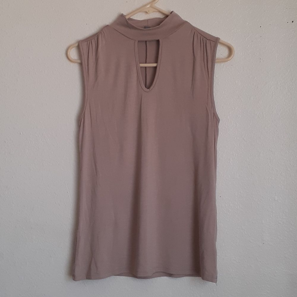 Jennifer Lopez XS turtleneck sleeves  top cream
